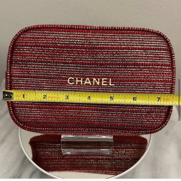 NEW Chanel Tweed Limited Edition Holiday red gold Beauty MakeUp Cosmetic Bag Red - Picture 3 of 11